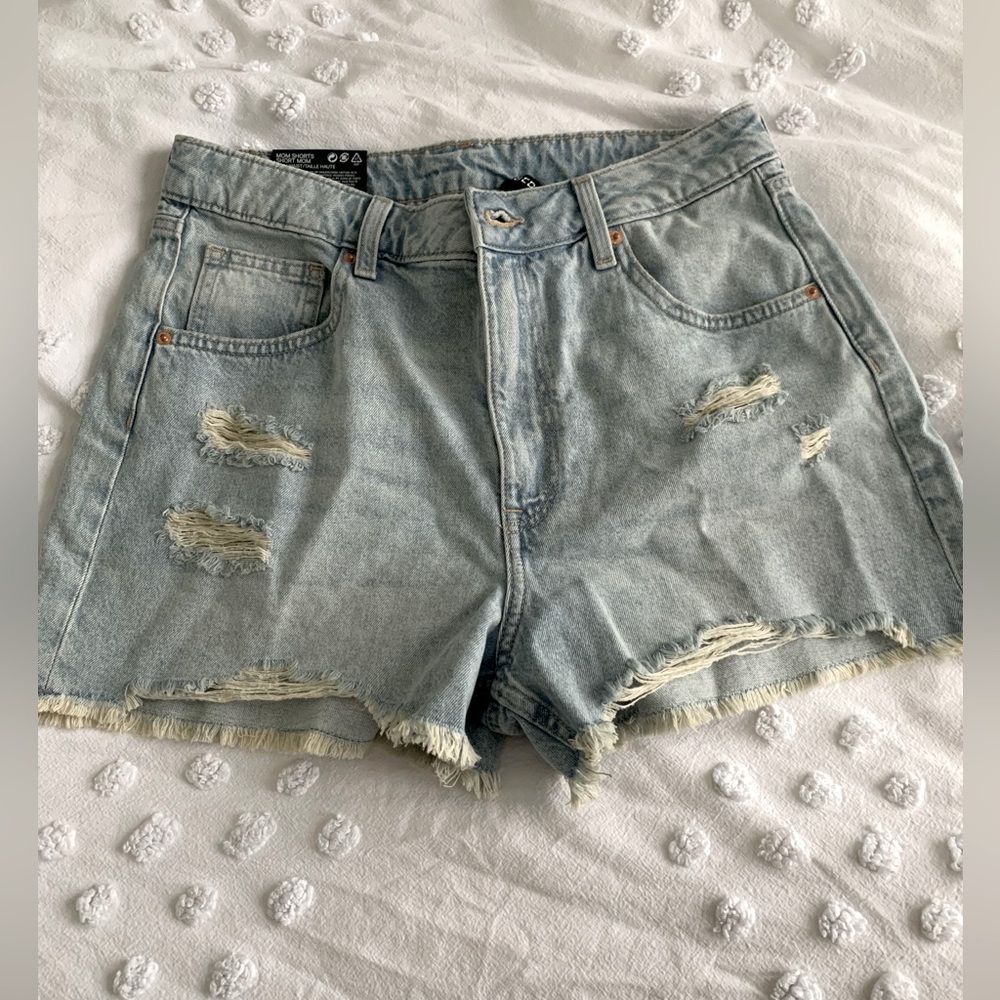 H&M Denim ‘Mom shorts’.